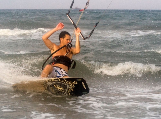 Experto en kite en el agua.JPG